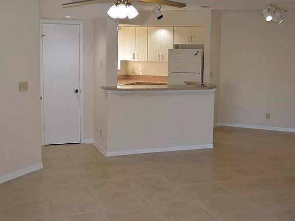 4th image of 3310 N Pinewalk Drive #1811