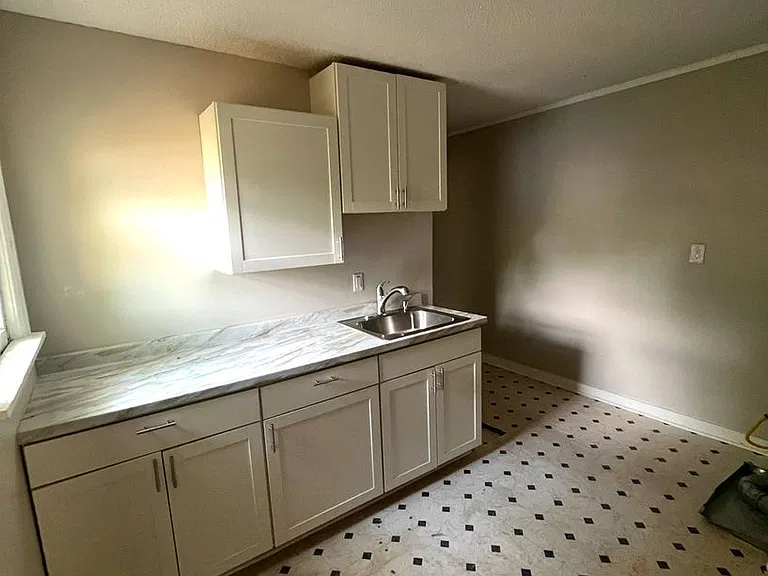 1591 Locust St — Photo 3