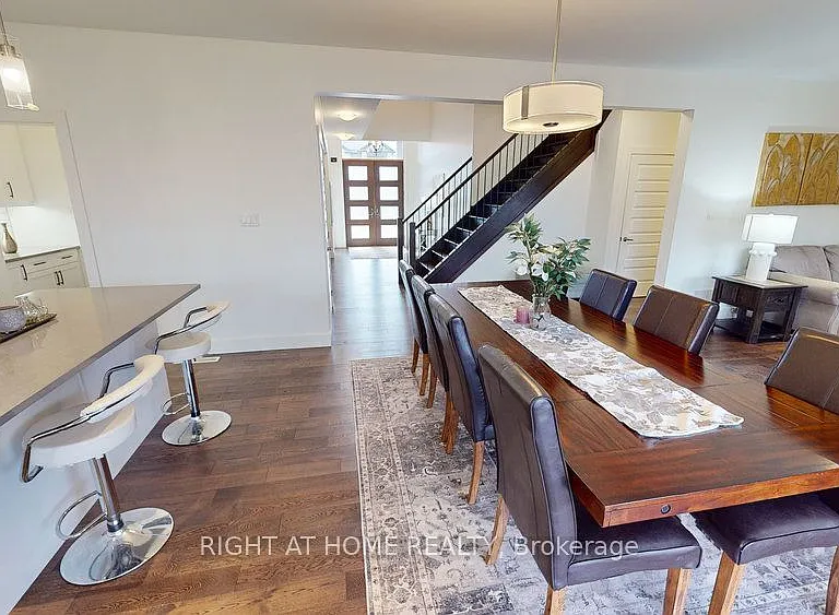 1345 Dyer Cres — Photo 19