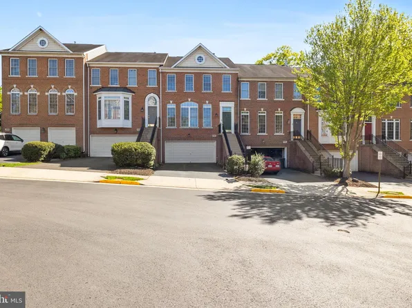 4092 Walnut Cove Cir, Fairfax, VA 22033