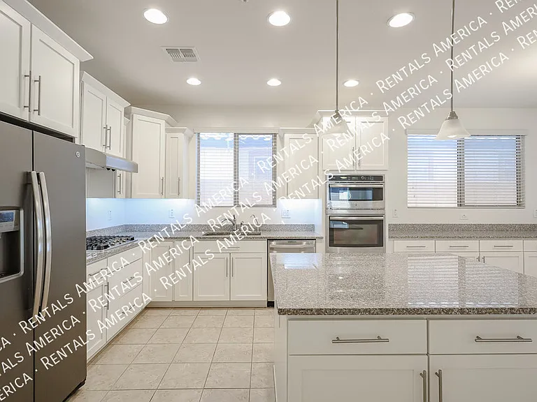 3710 E Lodgepole Dr — Photo 1