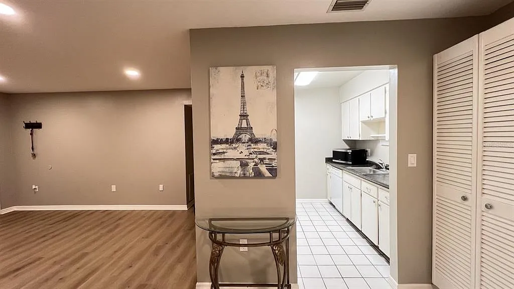 2 bed, 1.0 bath, 1000 sqft, $1,500 — Photo 3