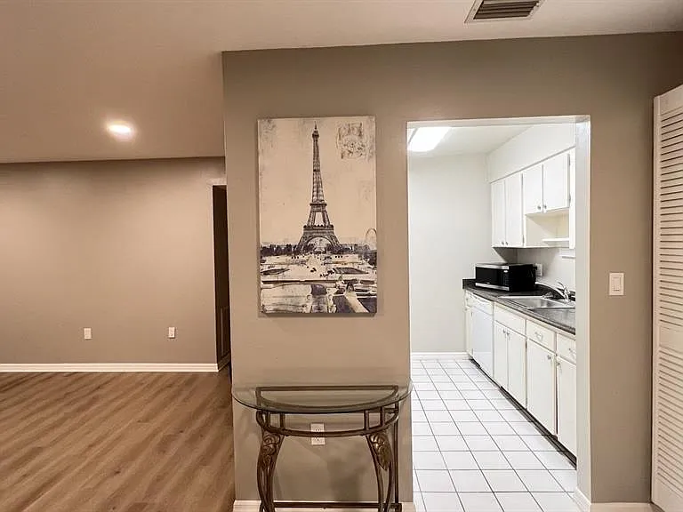4325 Aegean Dr #202B — Photo 3