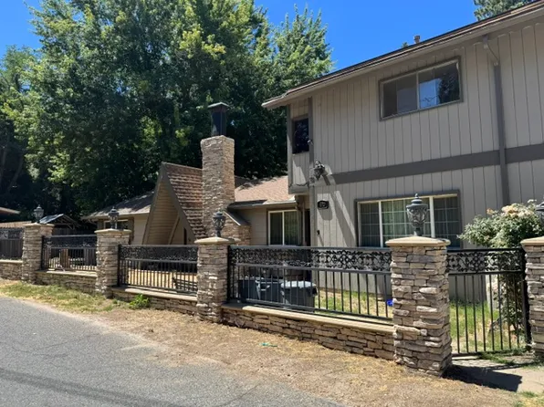22961 Oak Ln, Crestline, CA 92325