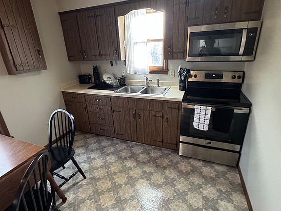 2nd image of 109 Jackson St APT D