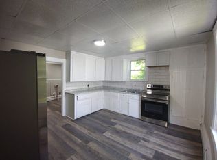 85 Grove St APT A, Pascoag, RI 02859