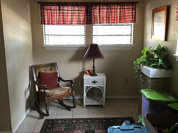 2nd image of 3832 Clarke Ave #1