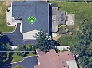 1020 Howells Rd, Bay Shore, NY 11706