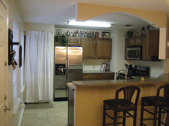 2nd image of 302 Saint Andrews St #K-201
