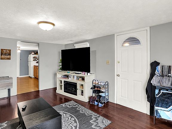 5th image of 2815 S Roena St