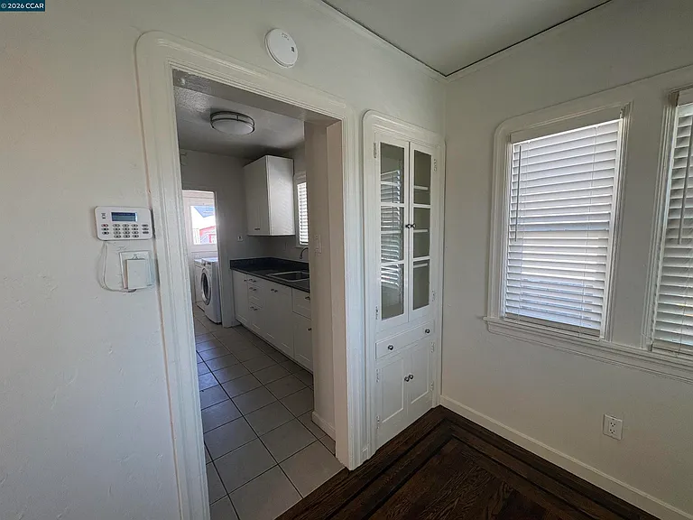 1602 Georgia St — Photo 9