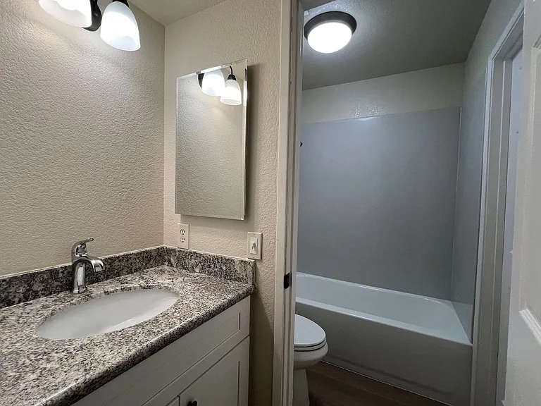 600 Del Verde Cir #2 — Photo 10