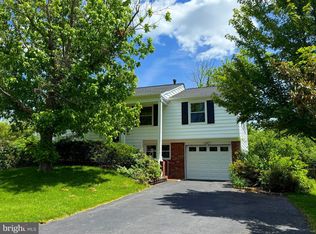 4205 Middle Ridge Dr, Fairfax, VA 22033