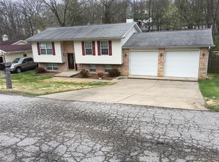 1950 Waybridge Ln, Fenton, MO 63026