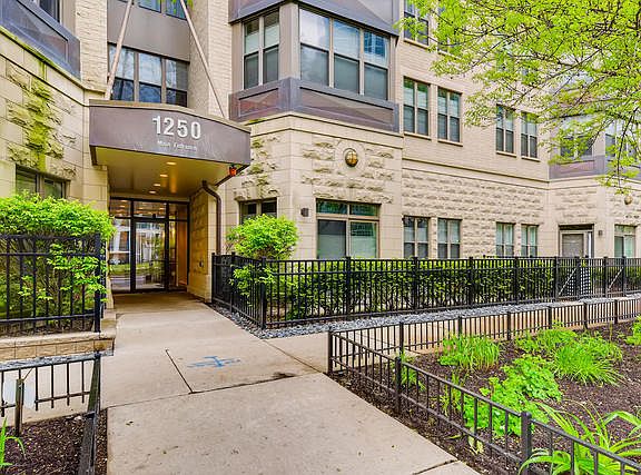 3rd image of 1250 S Indiana Ave APT 1104