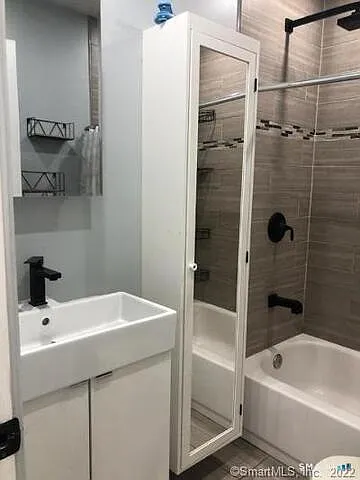 151-153 Alexander Ave — Photo 6