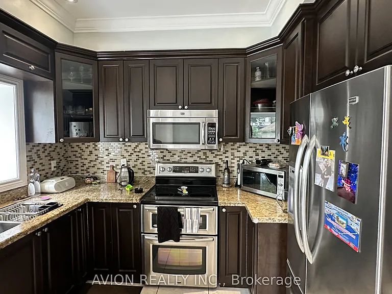 294 Warden Ave — Photo 7
