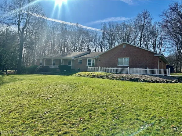 1745 Pearce Cir, Salem, OH 44460