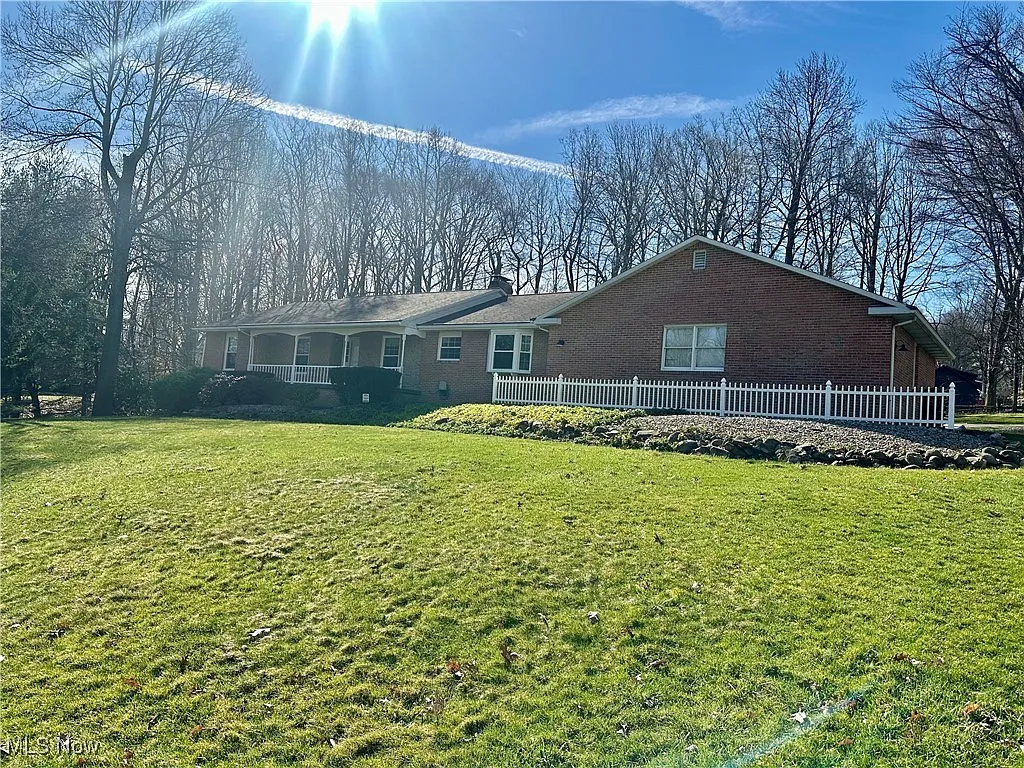 1745 Pearce Cir photo 1
