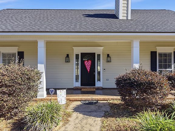 3rd image of 276 Foxworth Dr