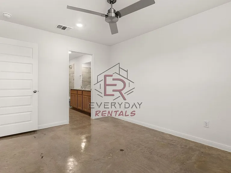 912 Cherry Laurel Ln — Photo 12