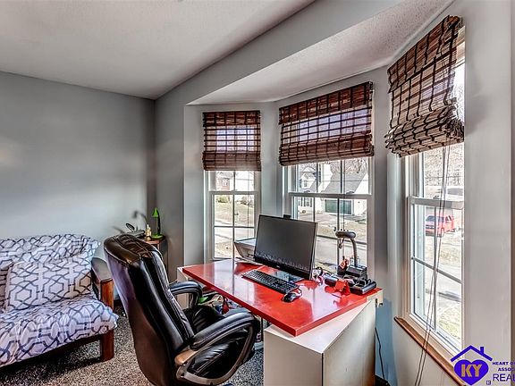 3rd image of 133 Wintergreen Dr