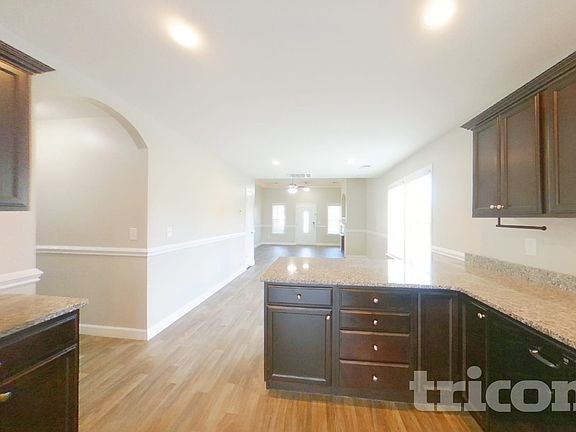 5th image of 801 Alley Ridge Dr