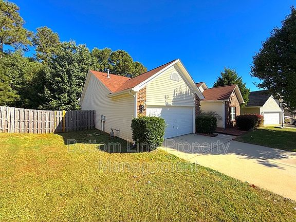 3rd image of 10226 Highland Creek Cir