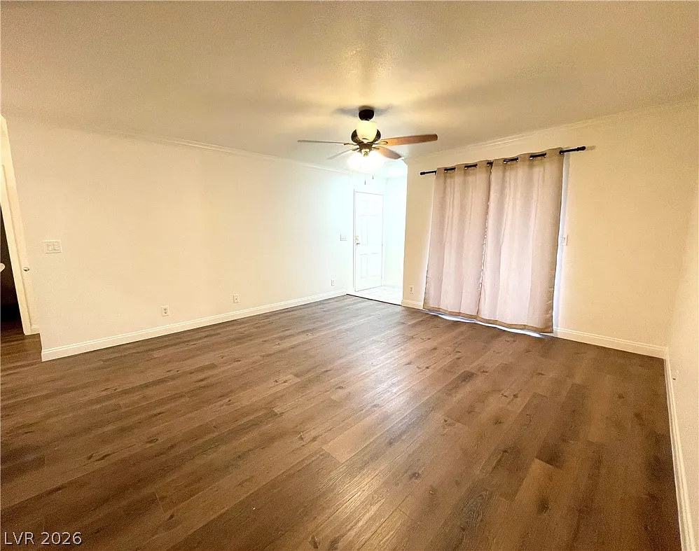 2 bed, 2.0 bath, 927 sqft, $1,235 — Photo 2