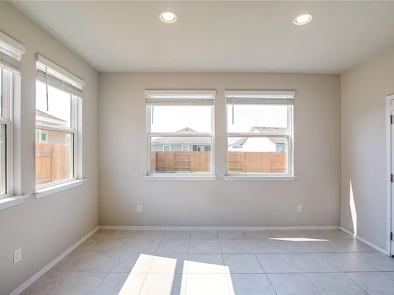 226 Trailside Ln — Photo 13