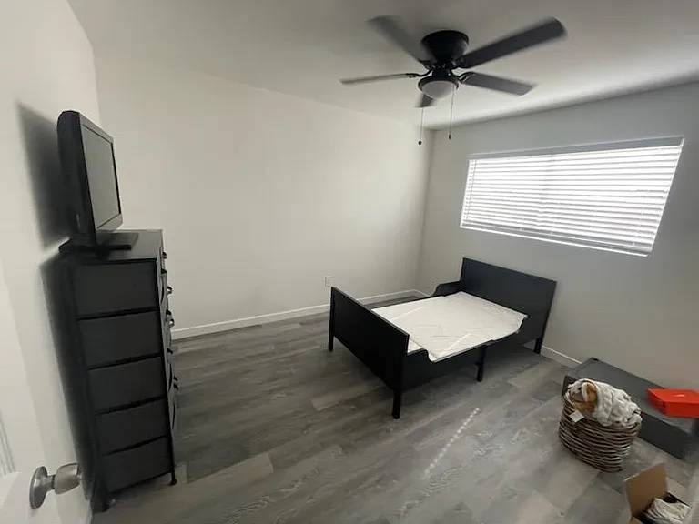 2241 Franzen Ave #B — Photo 5
