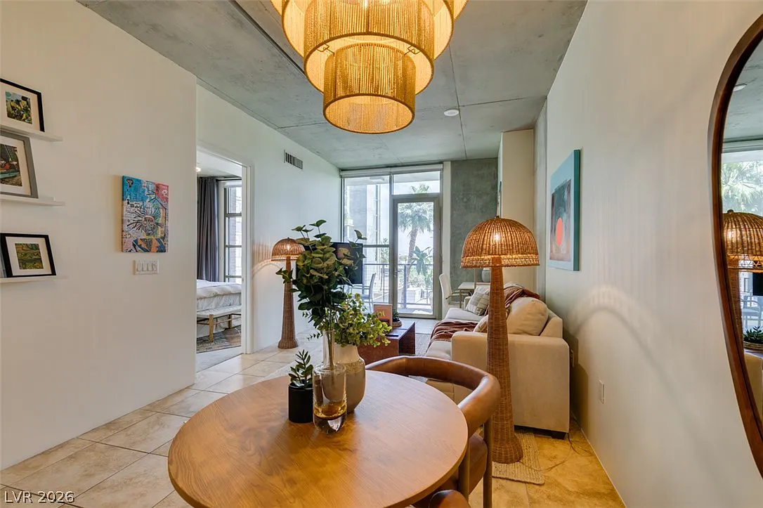 1 bed, 1.0 bath, 786 sqft, $1,800 — Photo 4
