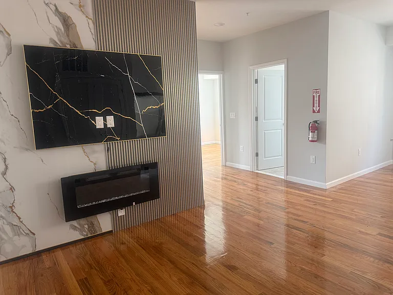 181 Munn Ave #2 — Photo 4
