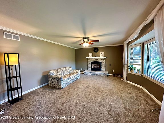 2nd image of 30984 Bramley Cir