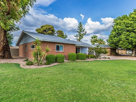 Curb appeal on a corner lot!