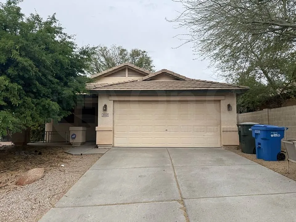 2222 W Mark Ln