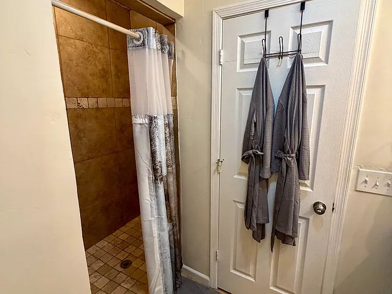 1131 E Virginia Ave — Photo 21