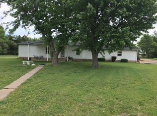 586 NE 10th Ave, Great Bend, KS 67530