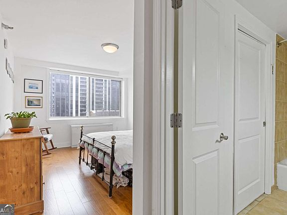 5th image of 2479 Peachtree Rd NE APT 402