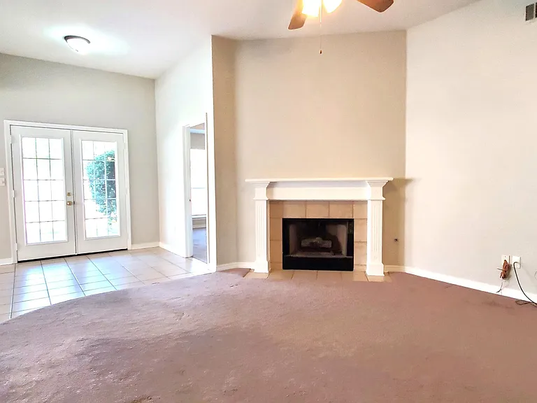 4006 Meadow Oak Ln — Photo 2