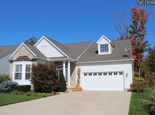 421 Country Walk, Amherst, OH