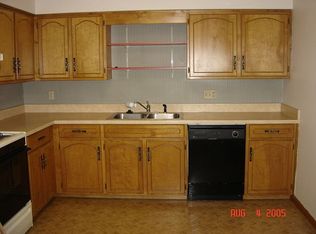 514 Muncie Rd, Leavenworth, KS 66048