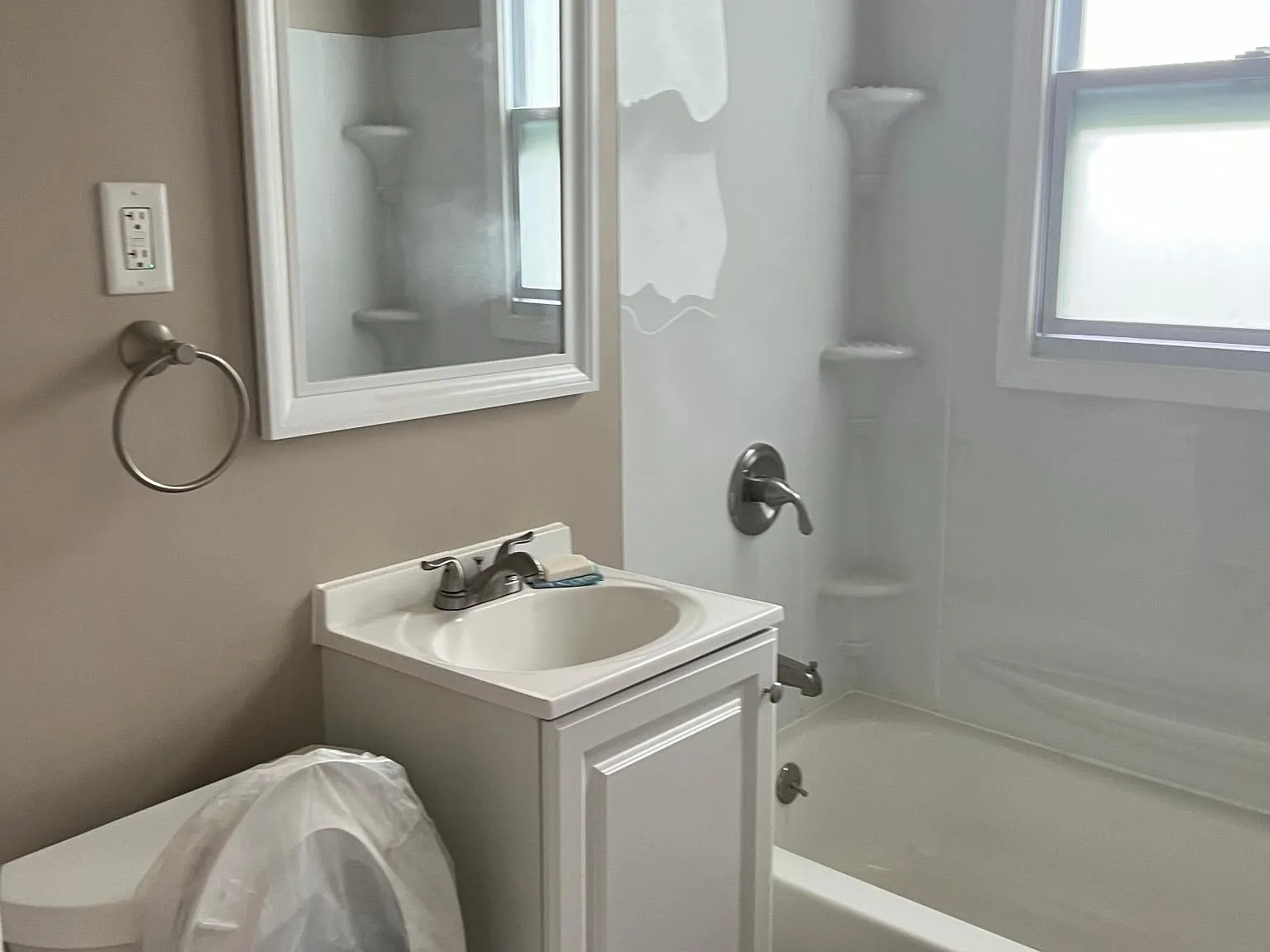 2 bed, 850 sqft, $1,200 — Photo 3