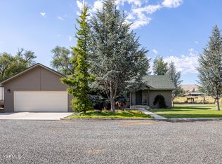 10208 Meadowbrook Rd, Yakima, WA 98903