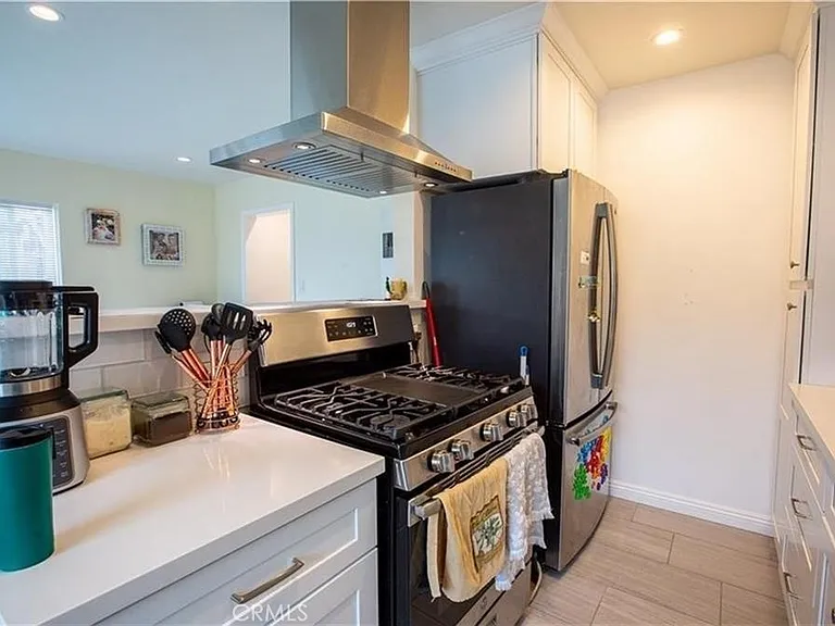 3239 E Wilton St #1 — Photo 4