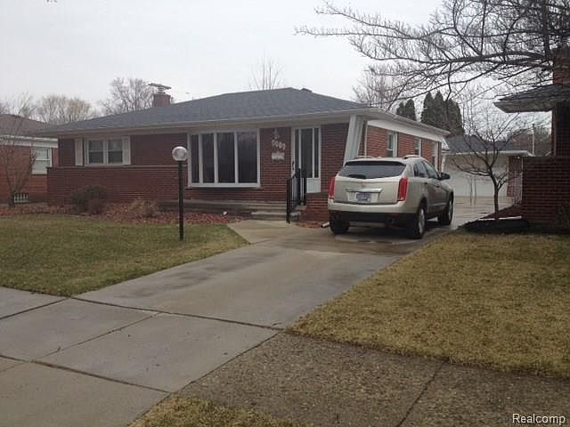 1st image of 8316 Glengary St