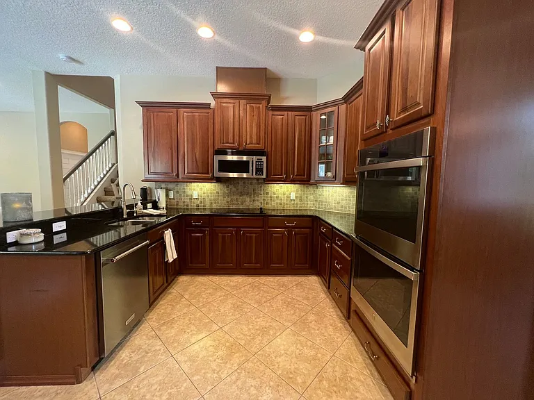 630 Broadoak Loop — Photo 29