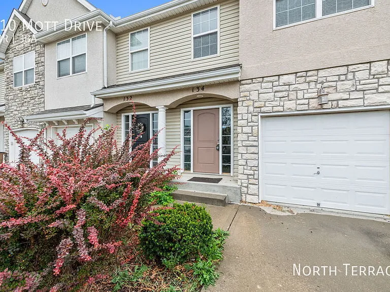 210 Mott Dr — Photo 22