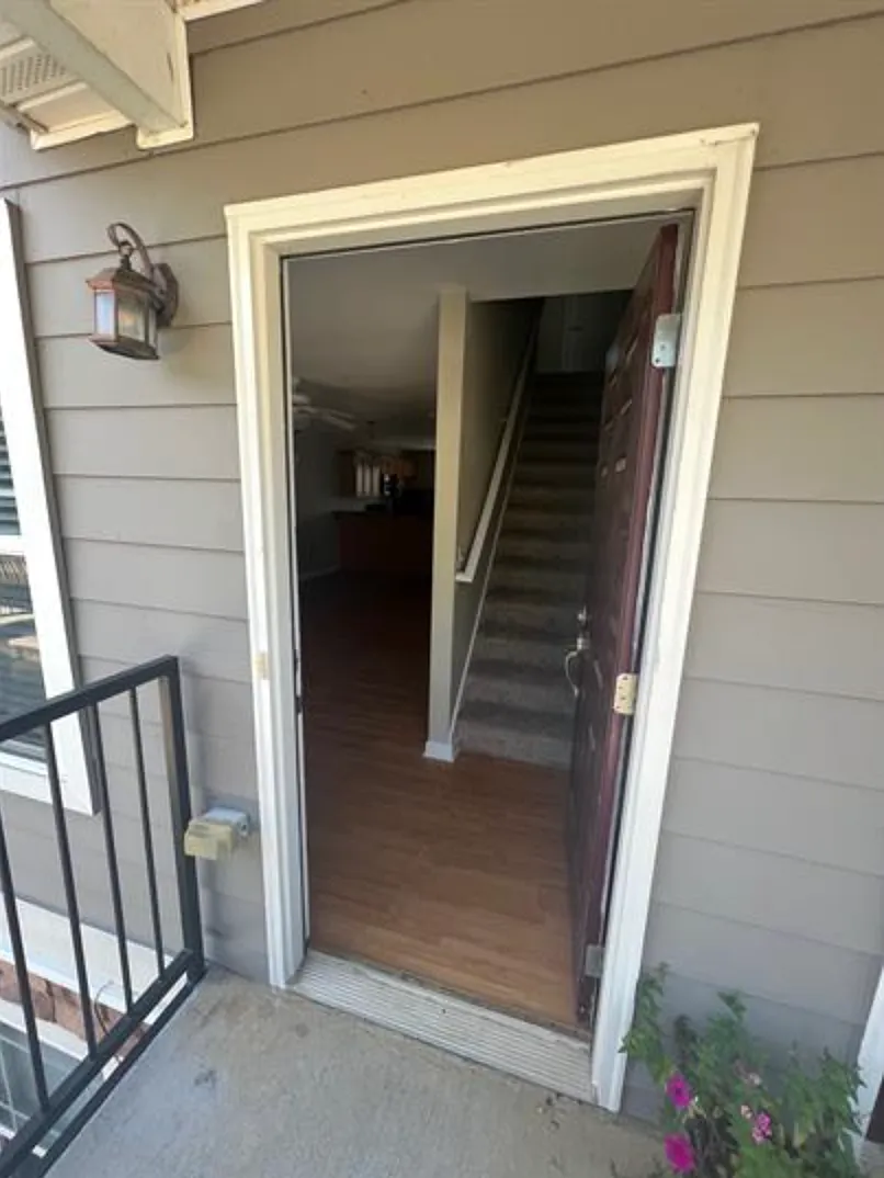 Red Oak Village — Photo 1