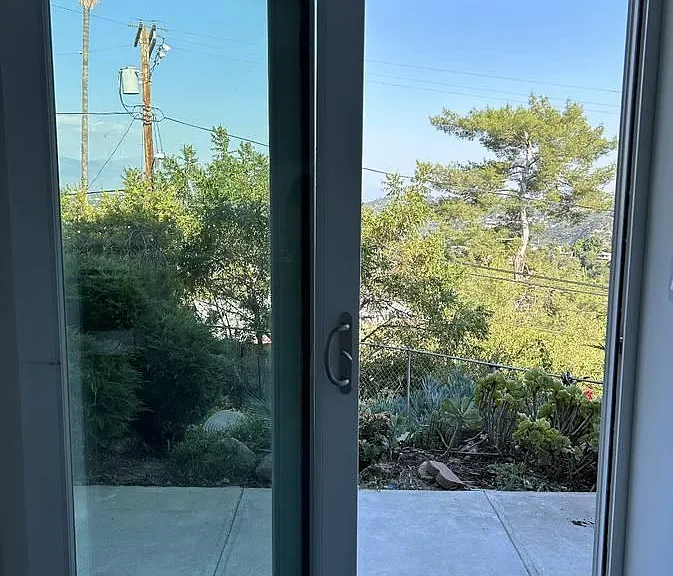 700 Lark Ct #B — Photo 2